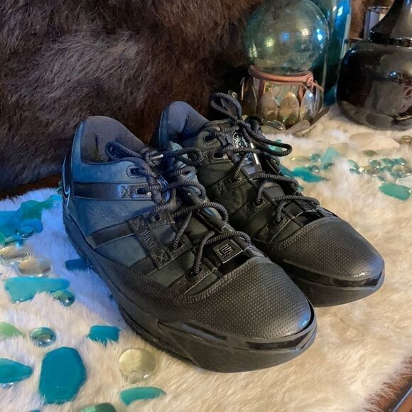 Nike LeBron shoes 10 (4568) - Picture 1 of 13